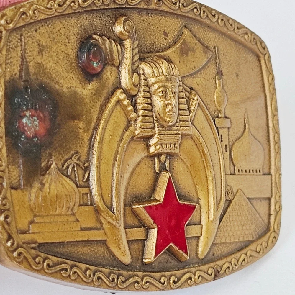 1981 Harry Klitzner Co Shriners Masonic Belt Buckle Brass Tone Red Star Vintage